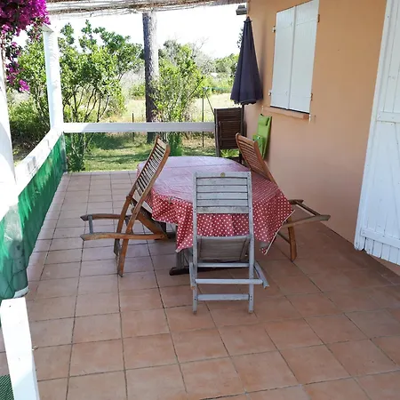 Mini Villa A 100M De La Mer Avec Prise De Recharge Elec Privative Sari-Solenzara Room photo